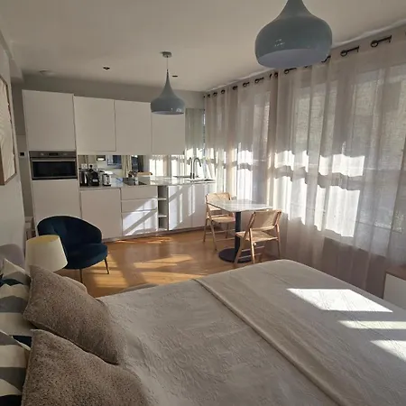Studio7eme Apartment *